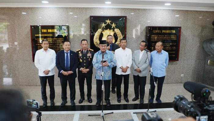 **Reformasi Polri Dimulai: Komisi Susun Target 3 Bulan, Serap Aspirasi Publik dalam Rapat Perdana**