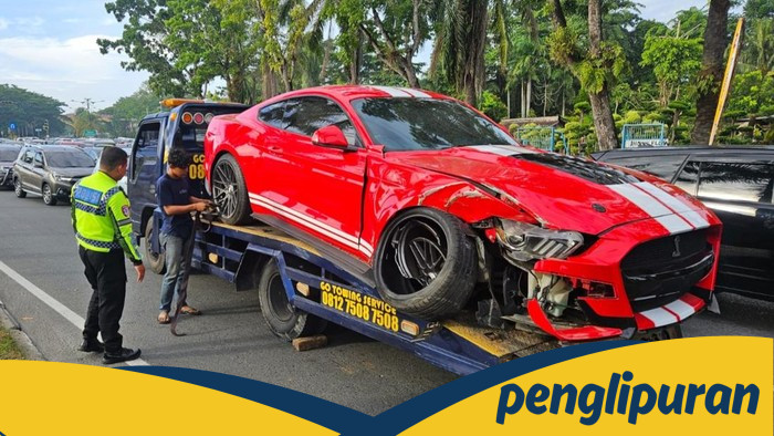 Ford Mustang Tabrak Pohon di Pekanbaru, Polisi Curigai Bodong!