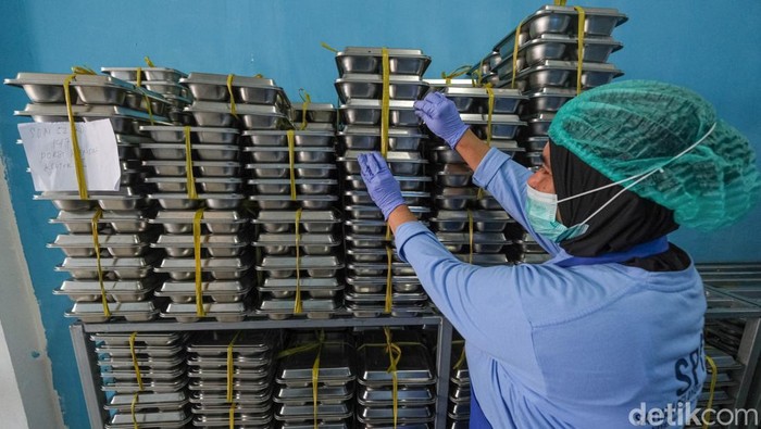 **Dinkes Ungkap 288 SPPG di Bogor, Hanya 35 Punya SLHS! Bupati Rudy Kukuhkan Standar MBG yang Tinggi**