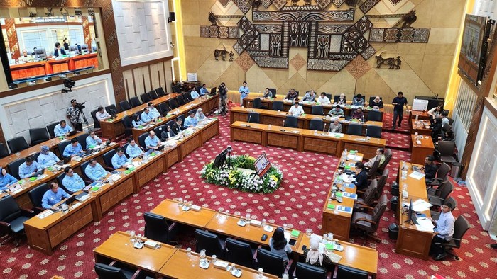 Kepala BGN Buka-bukaan di DPR: MBG Sumbang 48% Keracunan Pangan, Menyebut Sistem Pengawasan Loe!