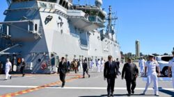 Prabowo dan PM Albanese Bersama Tinjau Kapal Perang HMAS Canberra di Australia