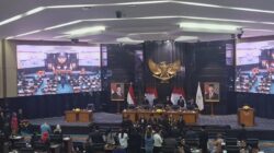 **Panas Rapat Paripurna DPRD DKI, Anggota Walk Out Protes Pemotongan Subsidi Rp300 Miliar**