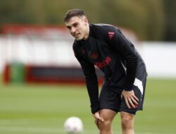 “Amorim Semprot Manuel Ugarte: Gelandang MU Jadi Sasaran Kritik Setelah Kekalahan di Liga Europa”