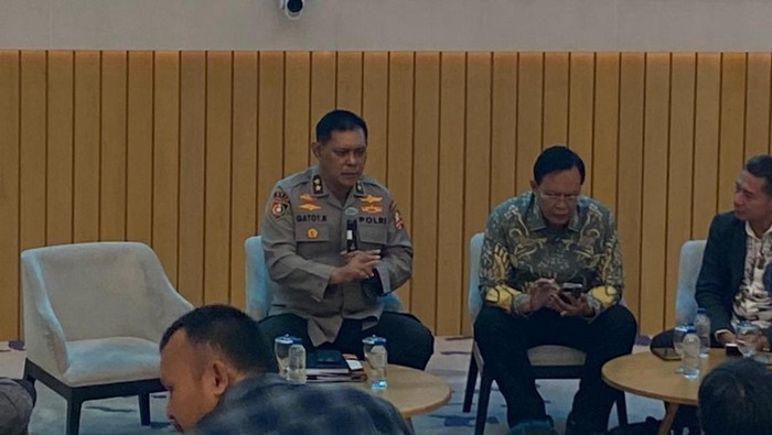 **Dosen Lemdiklat Polri di DPR: 
