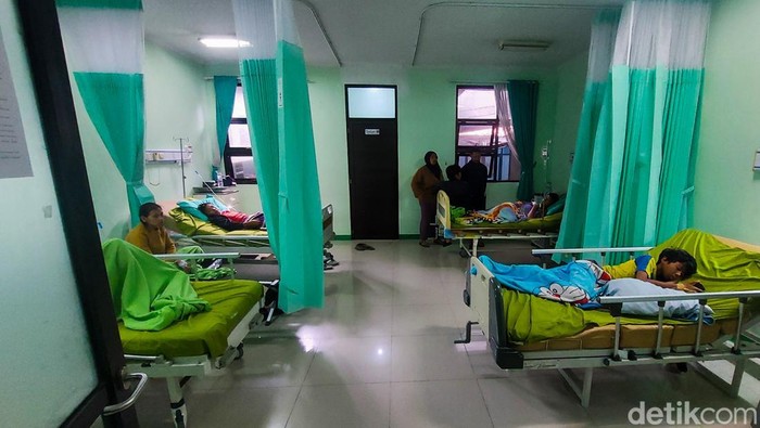 Ratusan Siswa di Lembang Terancam, Wakil Kepala BGN Janji Berbenah Secepatnya!