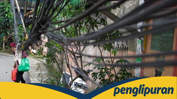 **Kabel Menjuntai Hampir Kena Tanah di Jaksel Diperbaiki, Warga Tetap Waspadai Risiko Kebakaran**