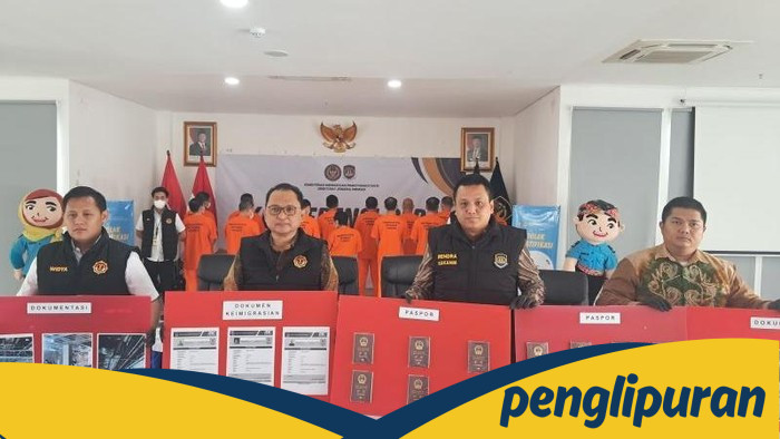 **14 WN China Terjerat, Jadi Tukang Cat hingga Tukang Las di Kelapa Gading**