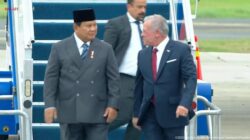 “Prabowo Jemput Raja Yordania Abdullah II di Lanud Halim, Beri Pelukan Hangat: Tanda Hubungan Indonesia-Yordania Semakin Erat”