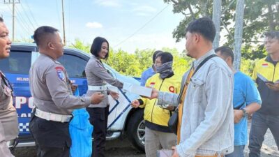 Polantas Polda Riau Berikan Sembako, Sosialisasikan Operasi Zebra 2025 di Pekanbaru