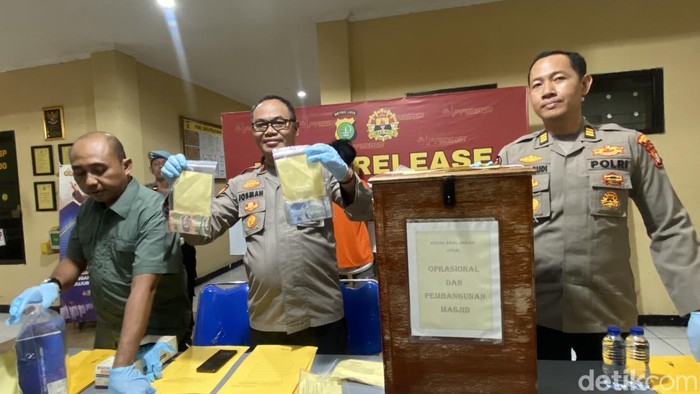 Maling Kotak Amal dengan Modus Pecah Kaca Masjid di Depok Ditangkap