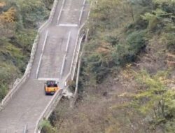 Chery vs Range Rover: Pertarungan di 999 Anak Tangga, Siapa yang Akan Jatuh?