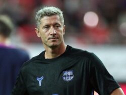 Lewandowski Tepis Rumor Mau Pergi di Januari, Tetap di Barcelona