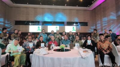 **Try Sutrisno Syukuran Ultah ke-90, Luncurkan Buku Pola Asuh ala Jenderal yang Mempengaruhi Generasi**