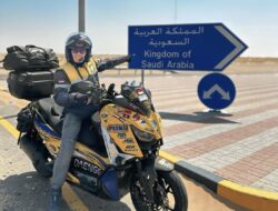 **Yamaha Xmax dalam Rute Ekstrem: Cerita Bikers Touring ke Makkah dari Indonesia**