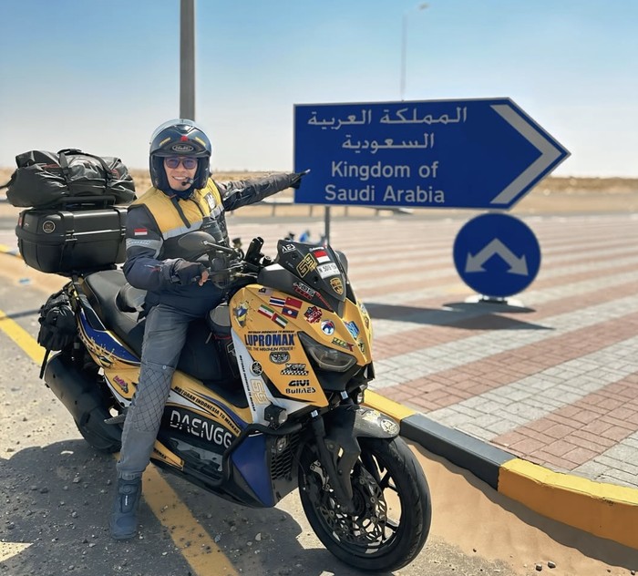 **Yamaha Xmax dalam Rute Ekstrem: Cerita Bikers Touring ke Makkah dari Indonesia**