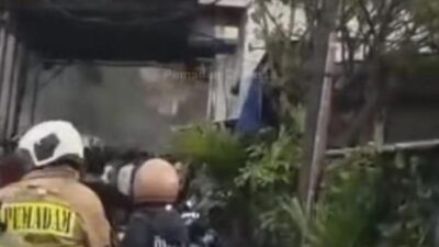 50 Rumah Terdampak Kebakaran Jatipulo Jakbar, 14 Orang Terluka dalam Tragedi Nyata yang Mengejutkan