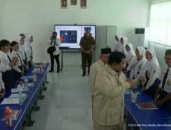 Momen Lucu Prabowo Tantang Siswa SMPN 4 Kota Bekasi Boxing – Update 1