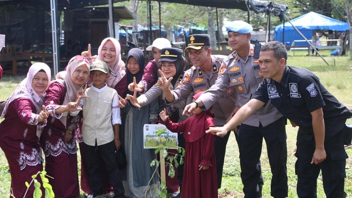 Polres Rohul Tanam Pohon, Setel Contoh Green Policing di MTQ XXV