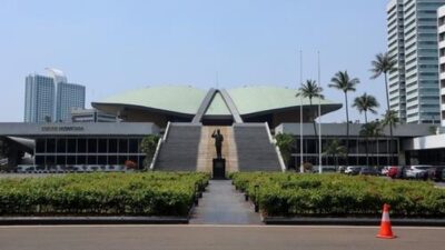 Pimpinan DPR: Paripurna Pengesahan RKUHAP Dijadwalkan Besok, Sebuah Langkah Besar dalam Peradilan