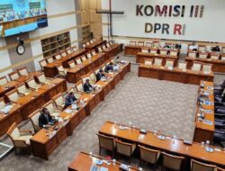 “Uji Kelayakan DPR Terkuak: Calon KY Nyakuti Vonis Tom Lembong!”