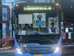 Genangan Usai Hujan Deras Sore Ini, Ini Daftar Rute Transjakarta yang Terdampak