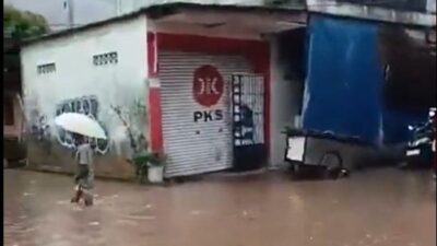 Banjir 50 Cm Guncang Kawasan Pasar Jagal Kemang, Lalin Terpaksa Dialihkan!