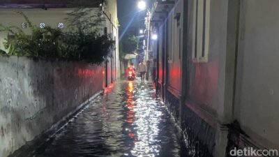 Banjir Masih Genangi Kebon Pala Jaktim Malam Ini, Warga Terdampak Sulit Beraktivitas