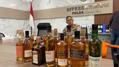 Polda Kalsel Ringkus Pria Pengoplos Miras Brand Impor – Update 1