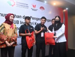 Novita Bina Barongan-Servis Motor: Anggota DPR Berdaya untuk IKM Trenggalek