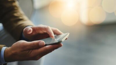 “Youtuber Ikut Eksperimen ‘Puasa’ Sosmed 30 Hari, Begini Perubahan Mengejutkan di Otaknya!”