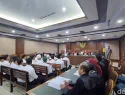 2 Orang Terjerat Hukuman Setelah Rusak Mobil Pegawai Kemendagri Saat Demo Agresif Agustus