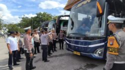 **Polisi Intensif Jaga Keselamatan, Cek Kelaikan Bus di Terminal Pekanbaru**
