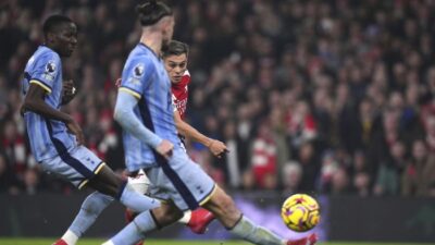 Arsenal Vs Tottenham: Neville Tebak Laga Kacau, Skor Tipis, Siapa yang Akan Menang?