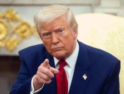 Trump Rebut Perhatian dengan Ucapan ‘Piggy’ kepada Jurnalis saat Kasus Epstein Dicari Tahu