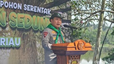 Kapolda Riau Ajak 500 Siswa Tanam 21.000 Pohon dalam Momentum Hari Pohon Nasional 2025