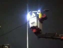 **10 Lampu LED di Taman Daan Mogot, Strategi Pemkot Cegah Prostitusi Sesama Jenis**