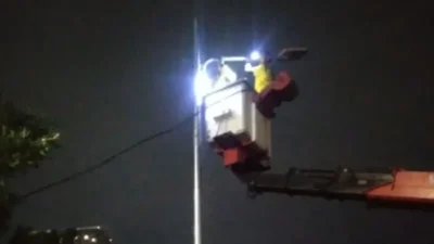 **10 Lampu LED di Taman Daan Mogot, Strategi Pemkot Cegah Prostitusi Sesama Jenis**