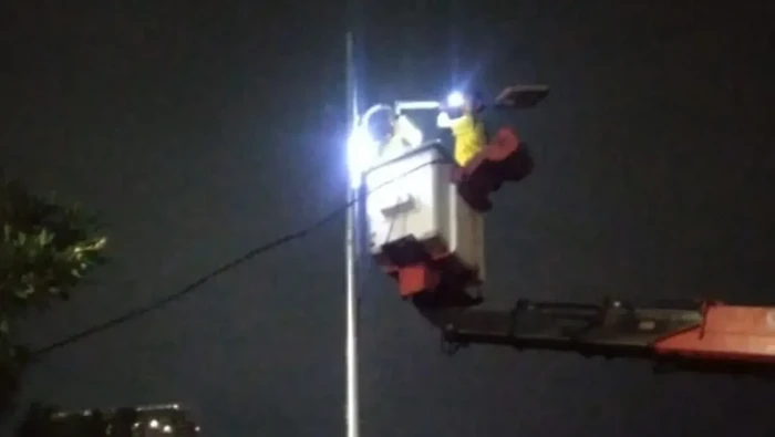 **10 Lampu LED di Taman Daan Mogot, Strategi Pemkot Cegah Prostitusi Sesama Jenis**