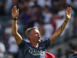 PSG Gelisah, Enrique Siap Kembali Ke Barcelona?