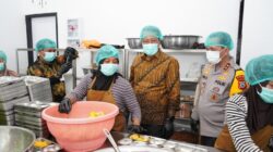 [Menkum Tinjau Dapur SPPG Polda Sulteng, Apresiasi Kualitas Pelayanan]