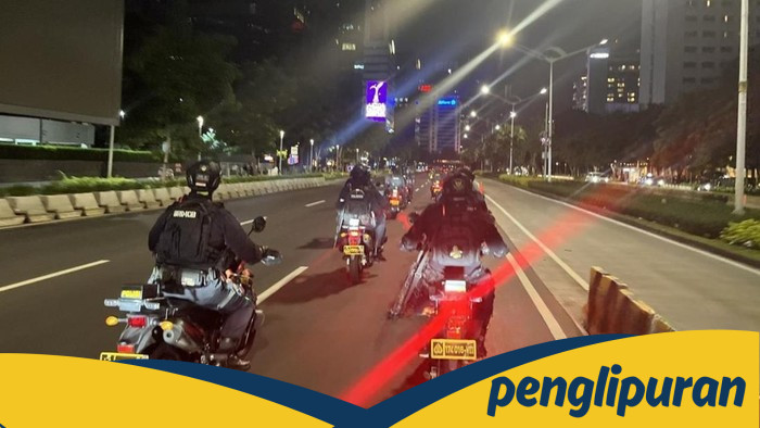 #Brimob Polda Metro Berantas Kebakaran Aksi Liar, Sajam Ditangkap