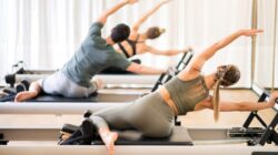 **Benarkah Rutin Pilates Bisa Bantu Meninggikan Badan?**