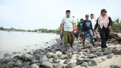 **Tanam Mangrove di Jepara, Wagub Jateng Ringkus Ancaman Abrasi Pesisir**