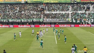 Persebaya dan Arema Bermain Imbang 1-1 di Super League: Pertandingan yang Menegangkan!