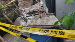 **Tembok Sekolah di Palmerah Roboh, 5 Fakta Mengejutkan yang Tutup Akses Warga**