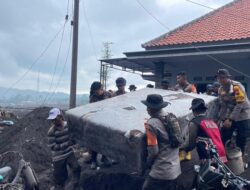 Brimob Polda Jatim Gelar Operasi Kemanusiaan, Bantu Korban Erupsi Semeru!