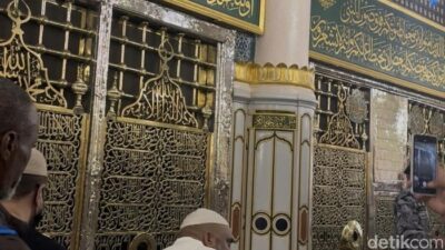 **Mengintip Antrian 150 Meter di Makam Nabi Muhammad SAW, Detikcom Berbagi Cerita Langsung dari Masjid Nabawi**