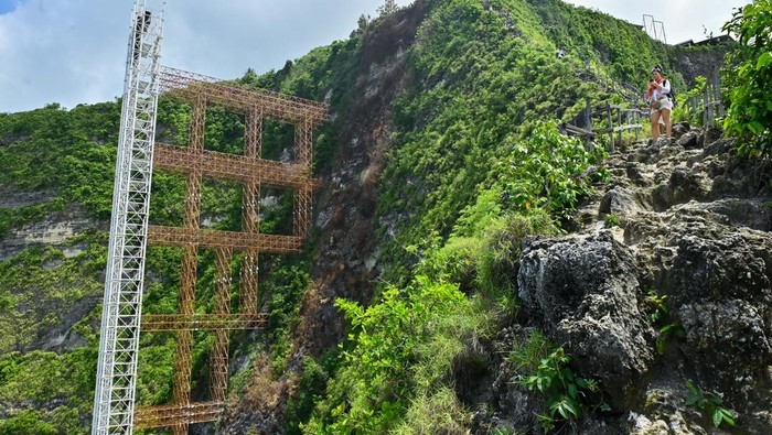 Gubernur Bali Minta Hentikan Proyek Lift Kaca di Nusa Penida karena 5 Pelanggaran Berat