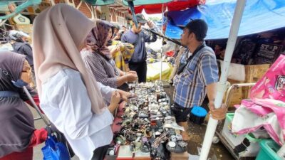 Cerita Gen Z Berburu Barang Lawas di Pasar Loak Jatinegara gegara FYP TikTok – Alternatif 1