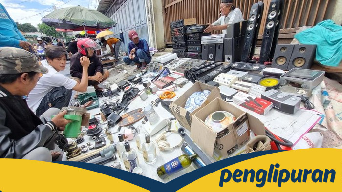 **Pasar Loak Jatinegara, Tempatnya Barang Antik untuk Film!**